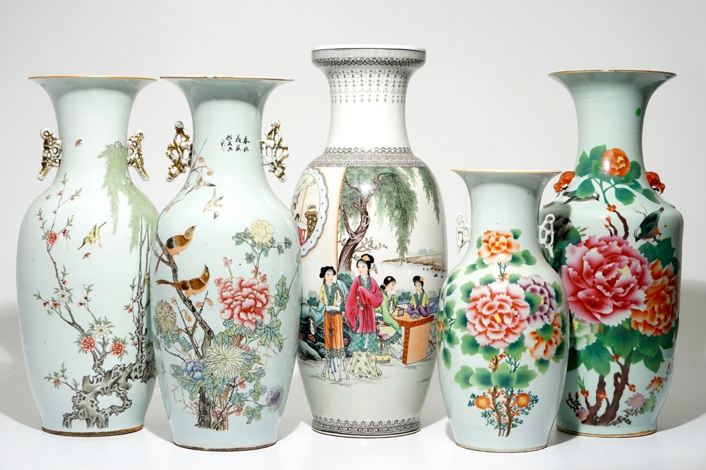 Vijf diverse Chinese famille rose vazen, 19/20e eeuw